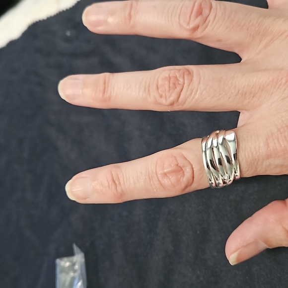 New, Wrapped Silver Ring - Picture 5 of 5